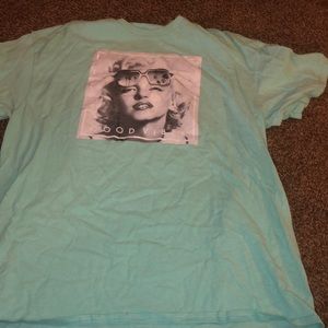 Short sleeve graphic tee